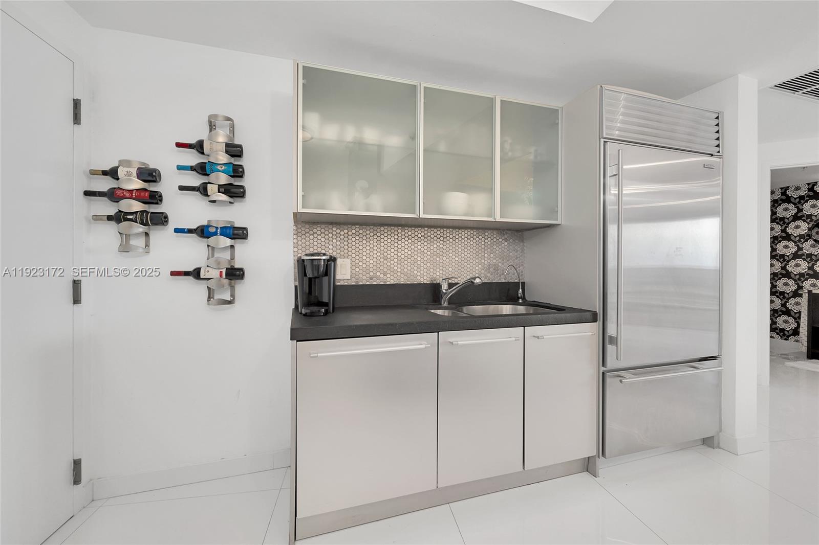 18201 Collins Ave #1002 Sunny Isles Beach, FL 33160