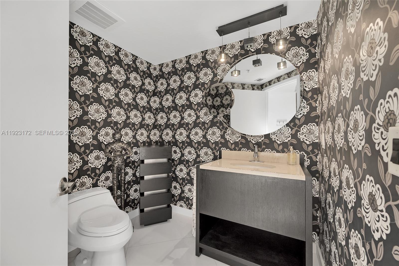 18201 Collins Ave #1002 Sunny Isles Beach, FL 33160