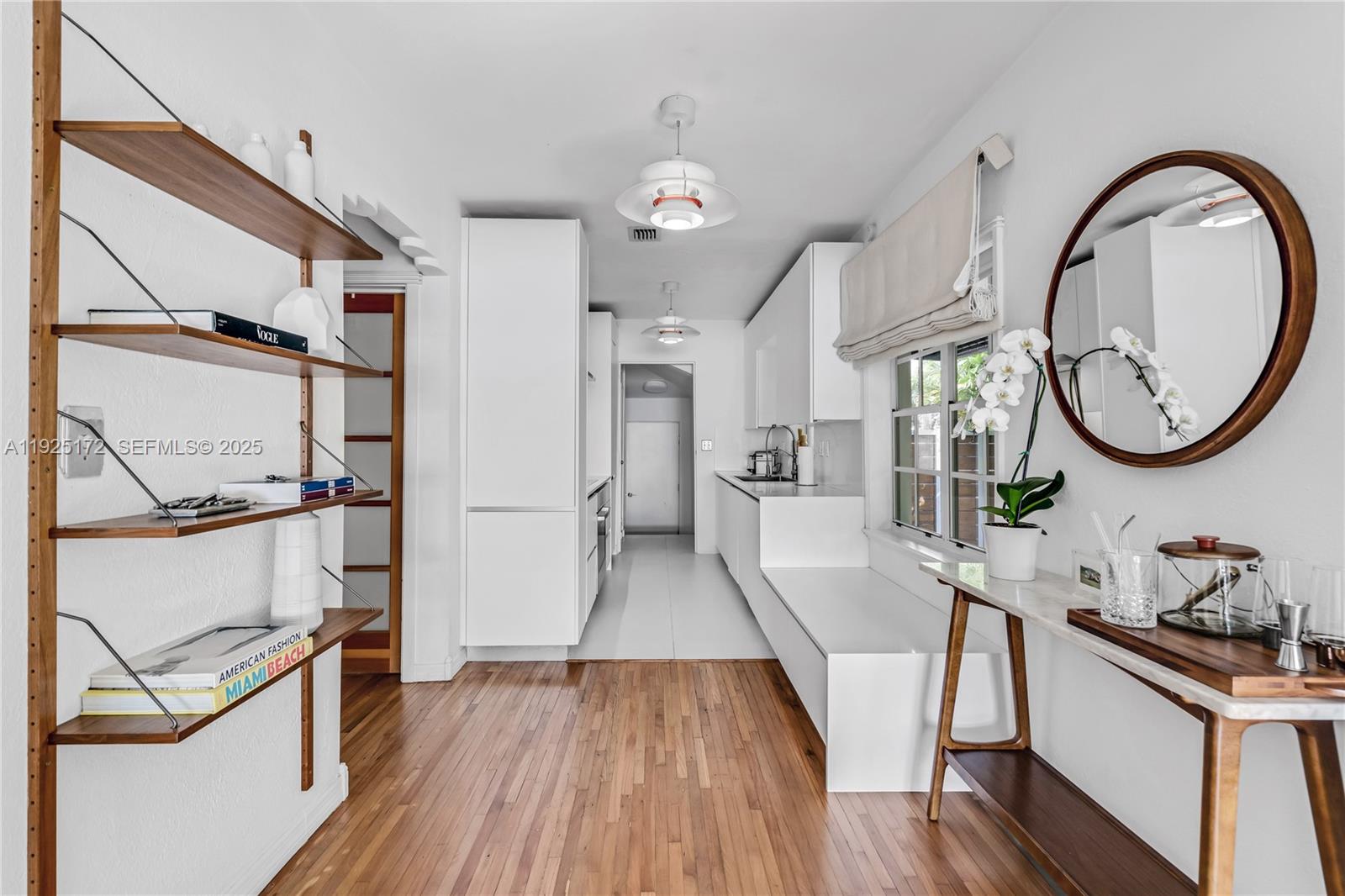 8 Century Ln Miami Beach, FL 33139