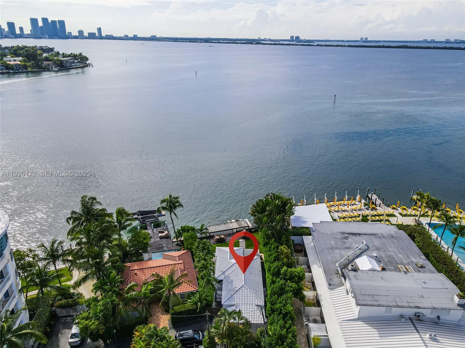 8 Century Ln Miami Beach, FL 33139