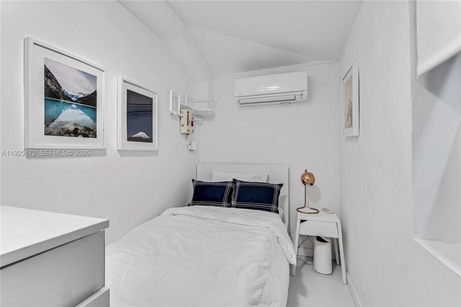 8 Century Ln Miami Beach, FL 33139