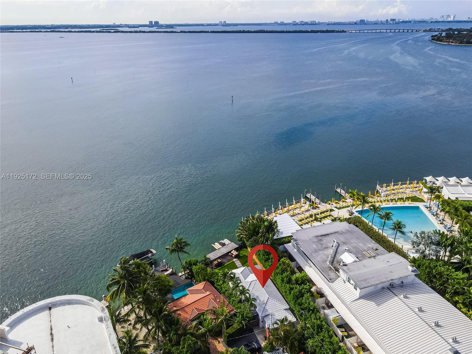 8 Century Ln Miami Beach, FL 33139