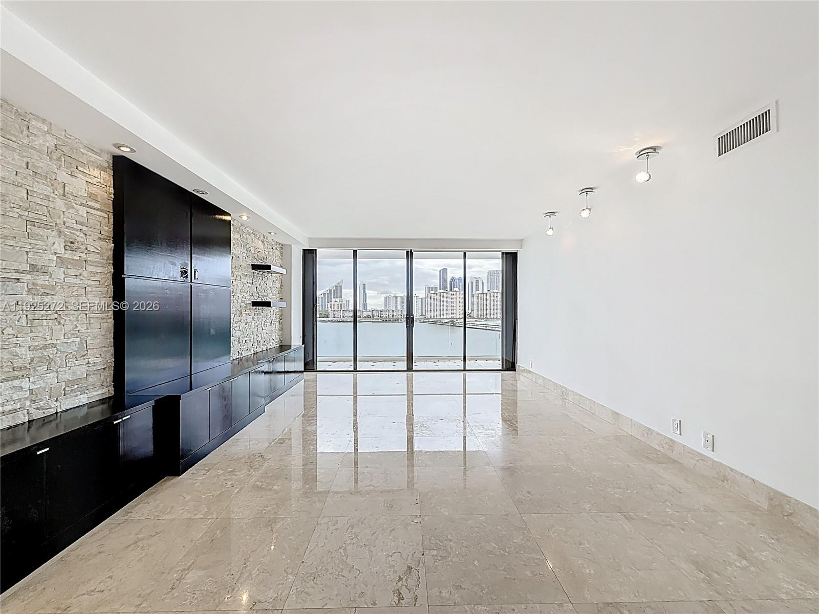 2800 Island Blvd #902 Aventura, FL 33160