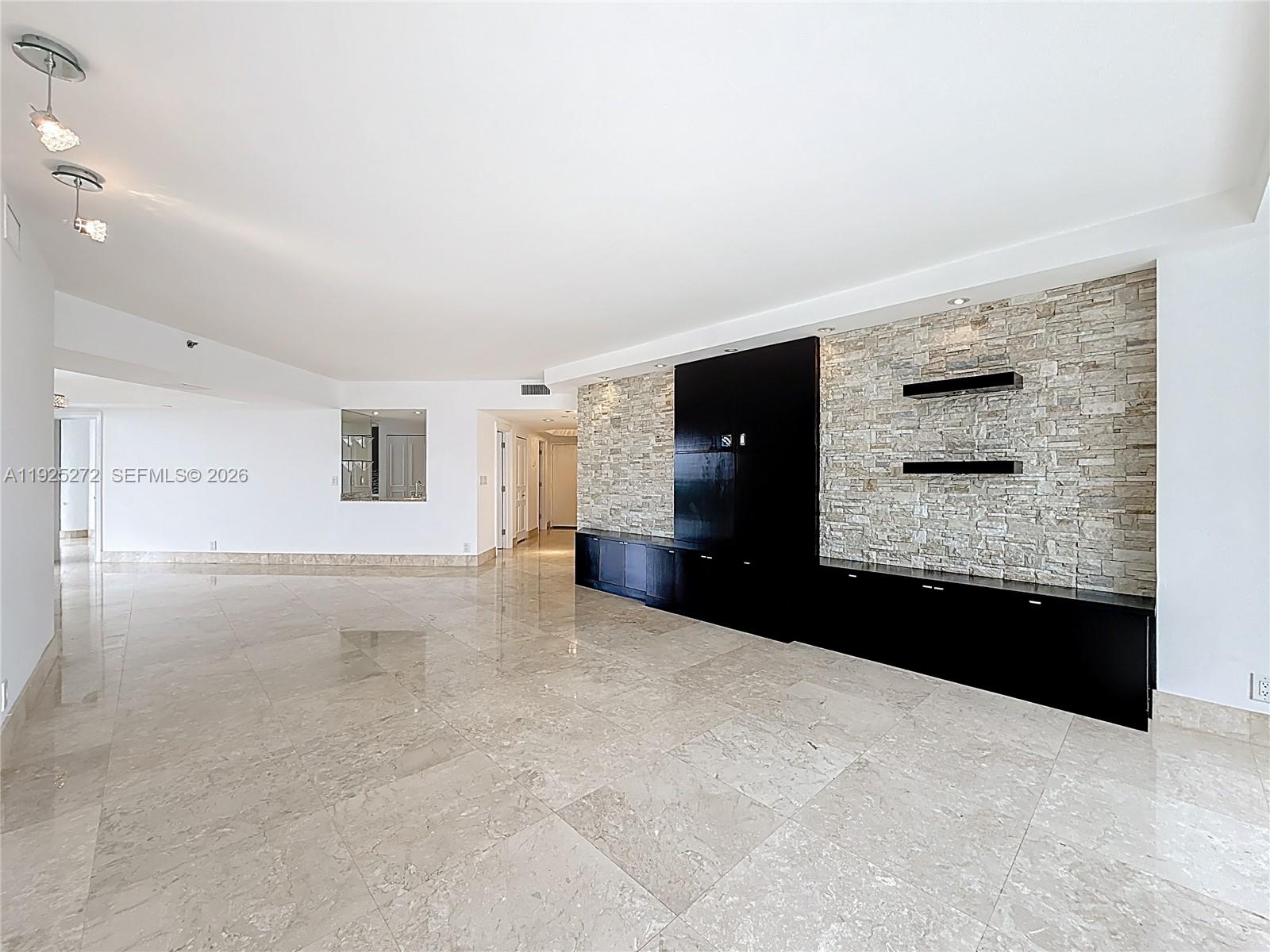 2800 Island Blvd #902 Aventura, FL 33160