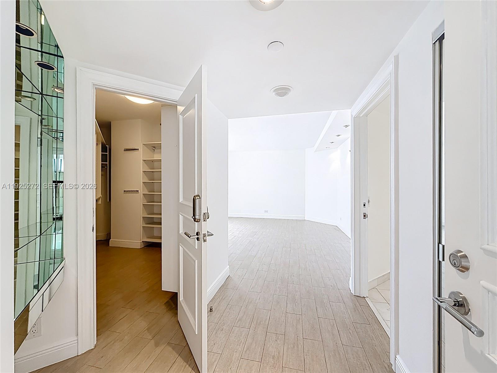 2800 Island Blvd #902 Aventura, FL 33160