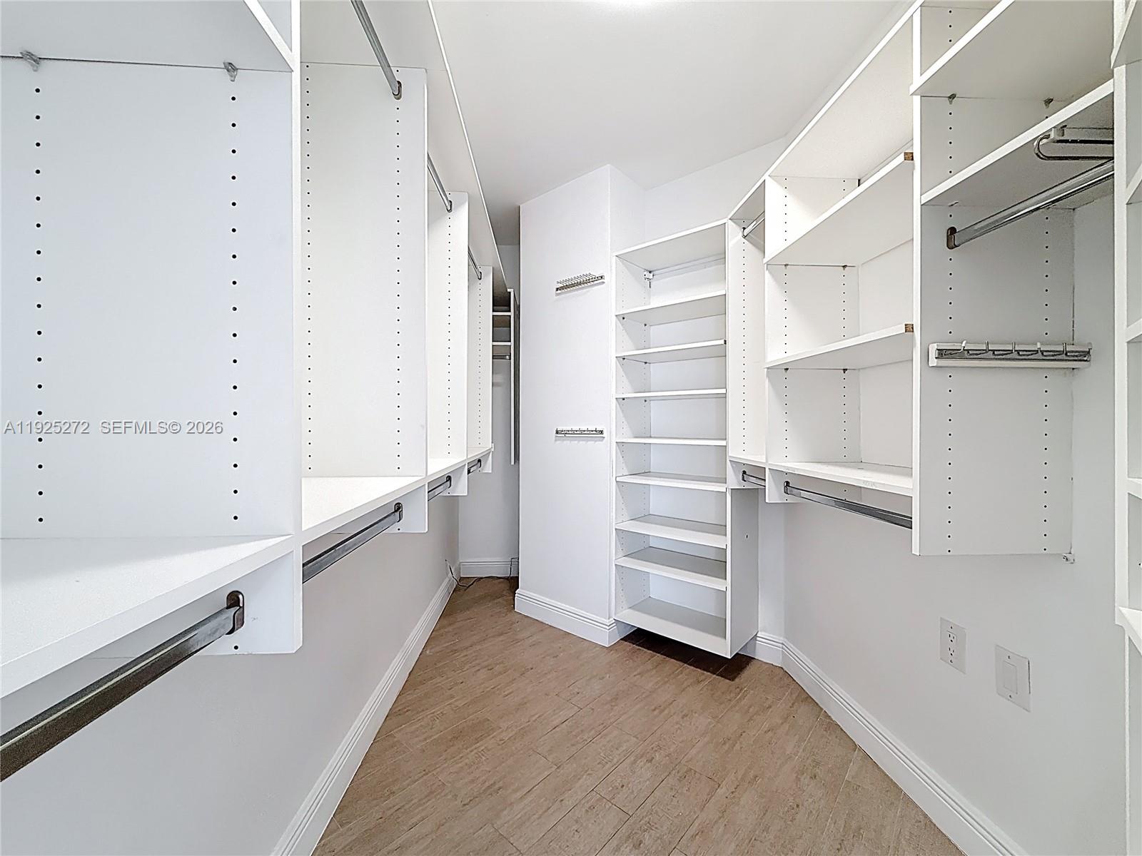 2800 Island Blvd #902 Aventura, FL 33160