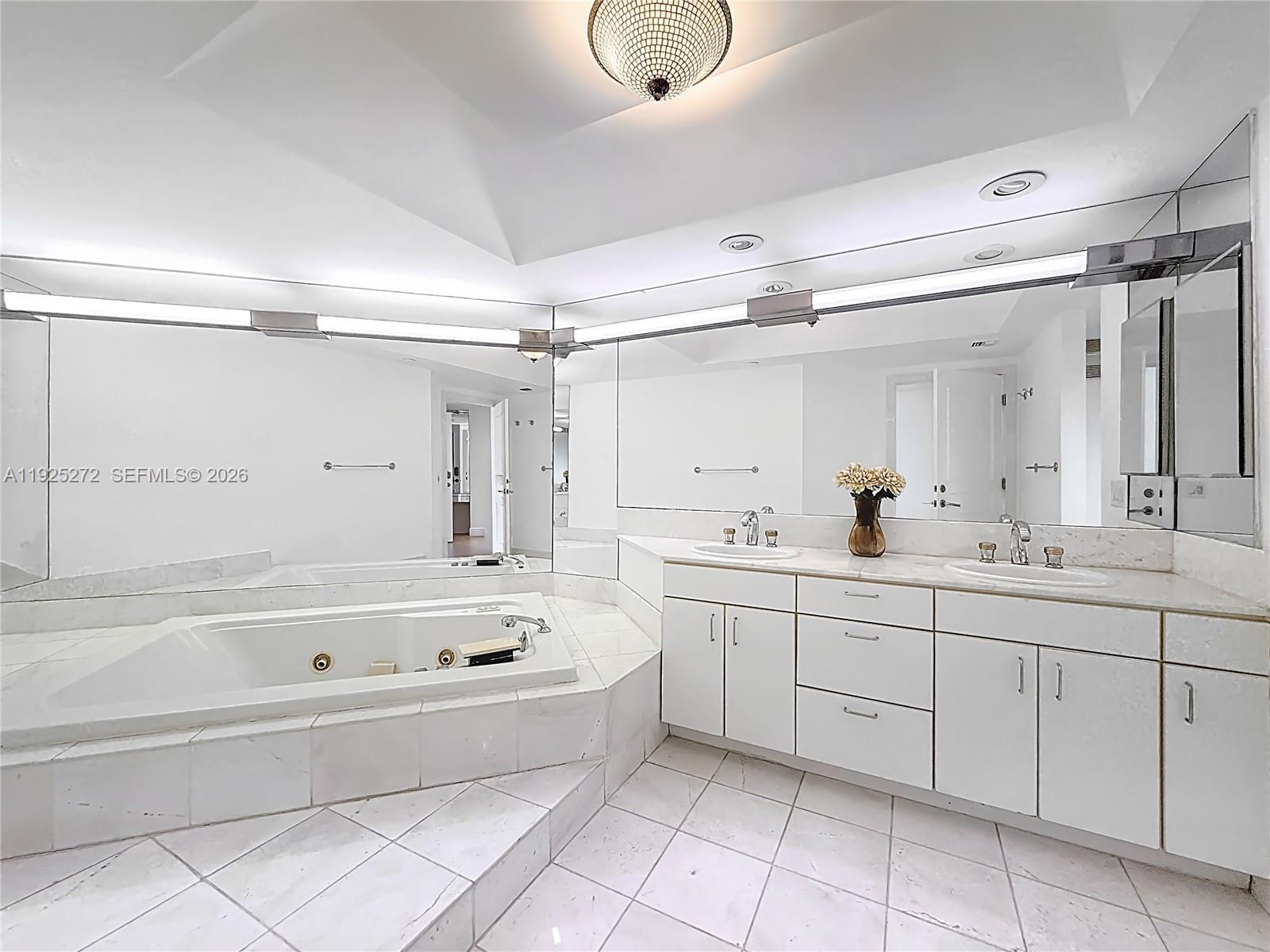 2800 Island Blvd #902 Aventura, FL 33160