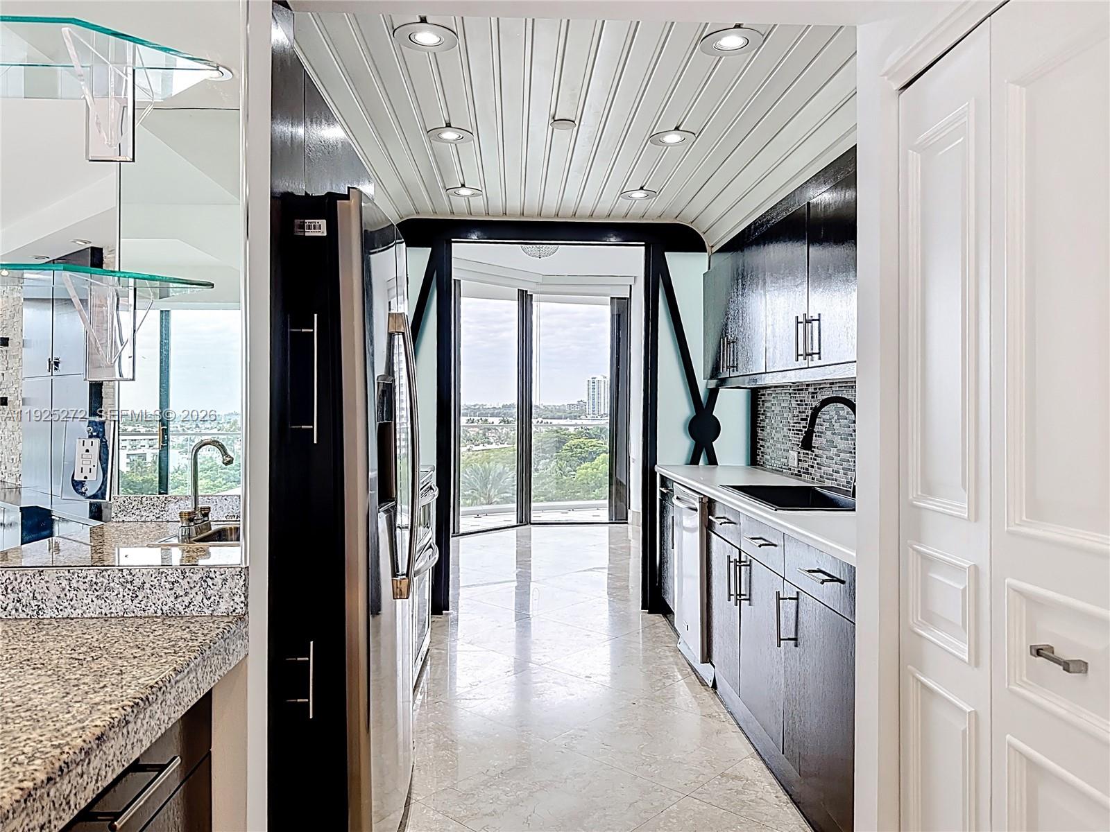 2800 Island Blvd #902 Aventura, FL 33160