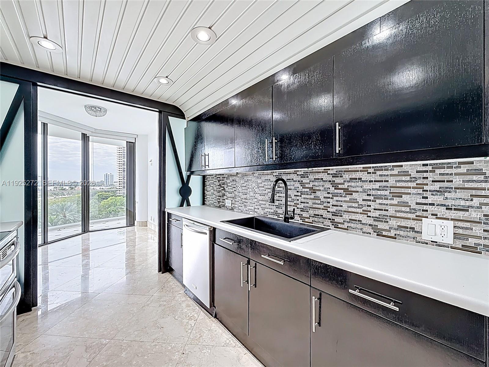 2800 Island Blvd #902 Aventura, FL 33160