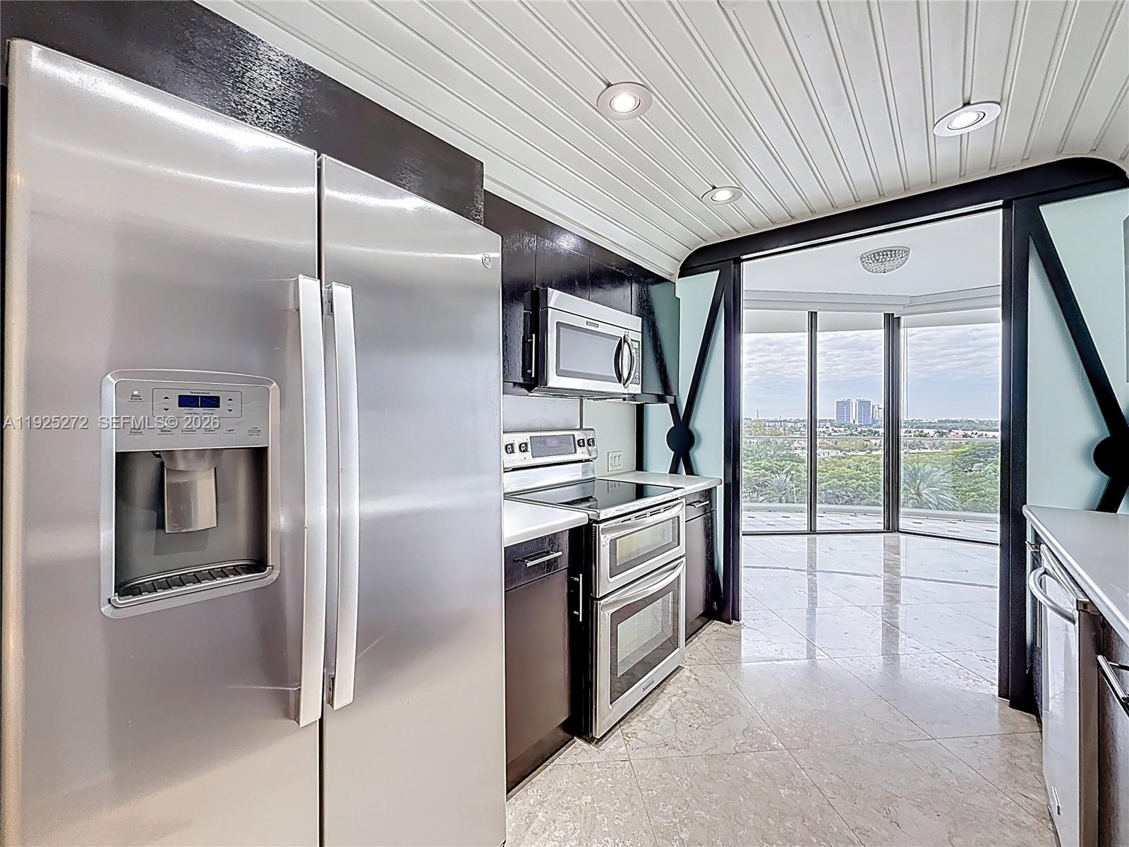 2800 Island Blvd #902 Aventura, FL 33160