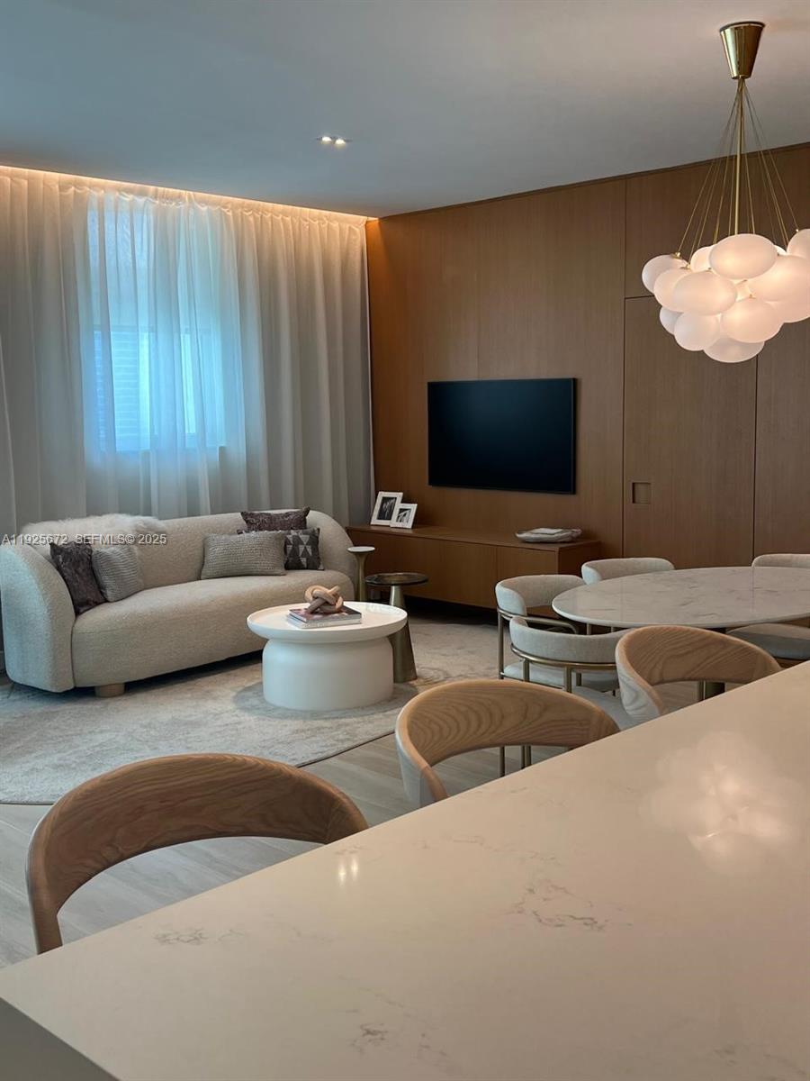 image Brickell on the River North9