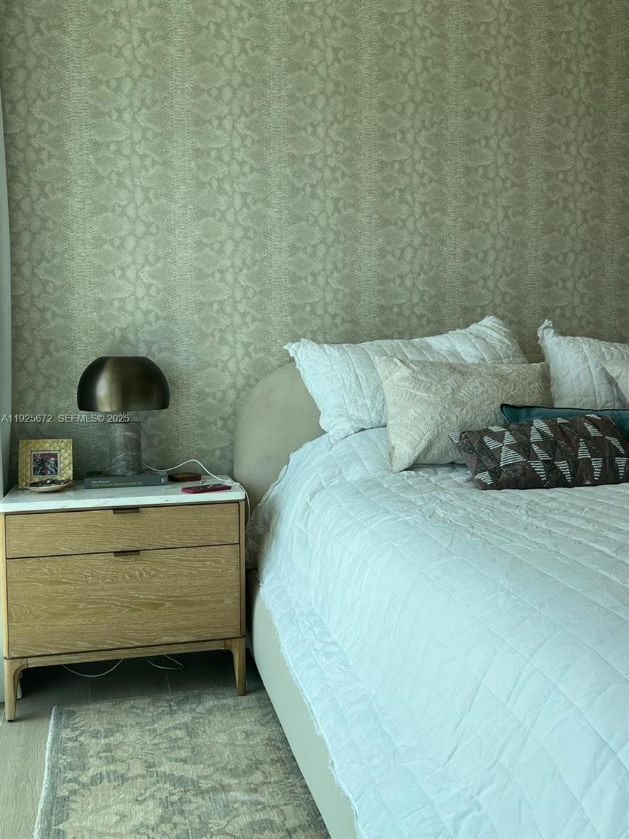 image Brickell on the River North15