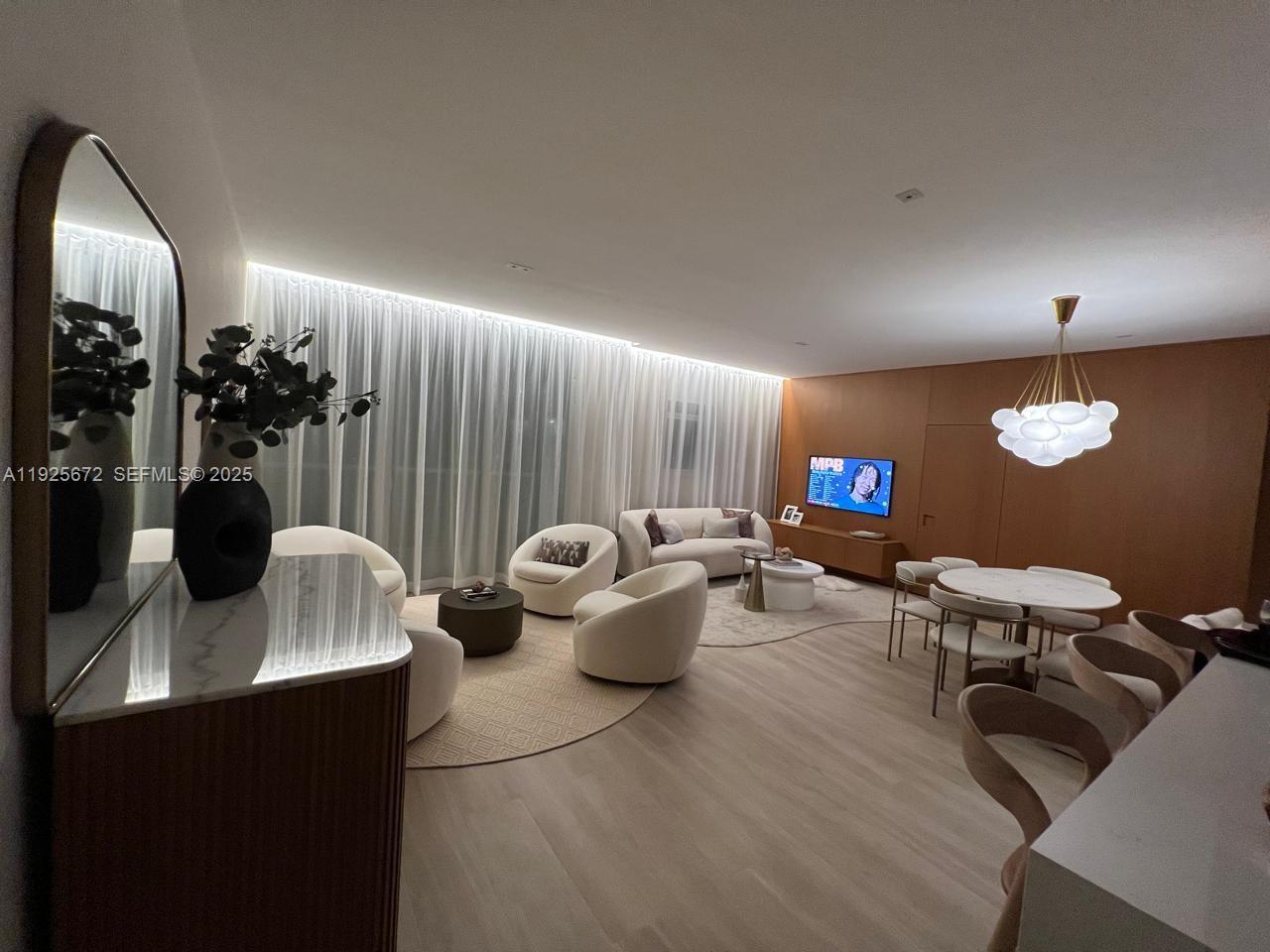 image Brickell on the River North1