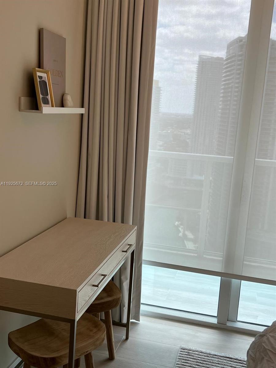 image Brickell on the River North25