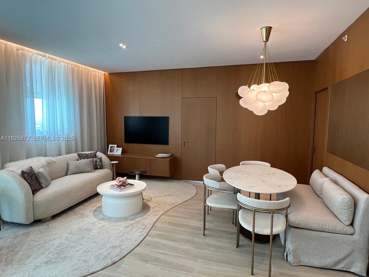 image Brickell on the River North8