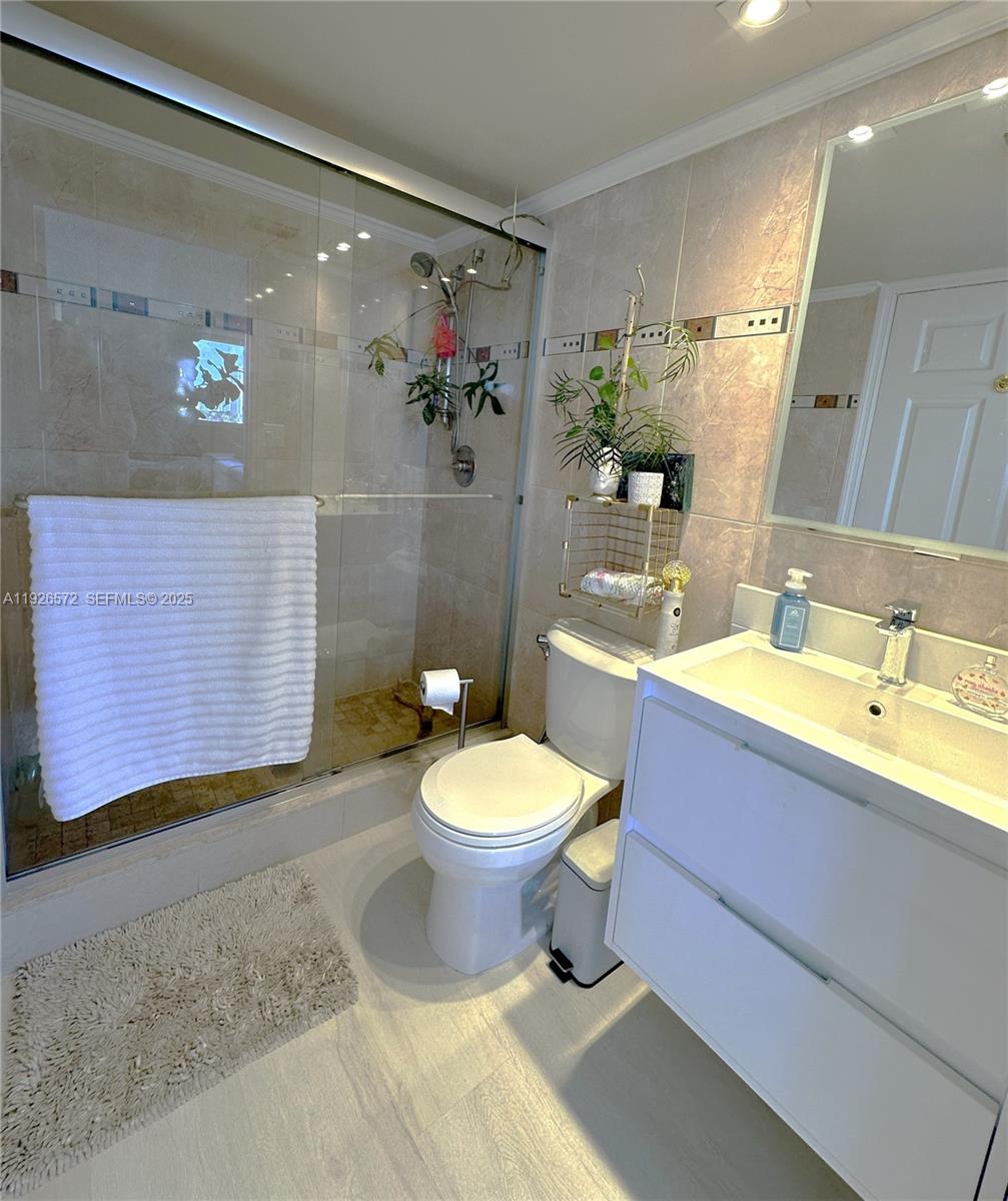 18000 N Bay Rd #603 Sunny Isles Beach, FL 33160