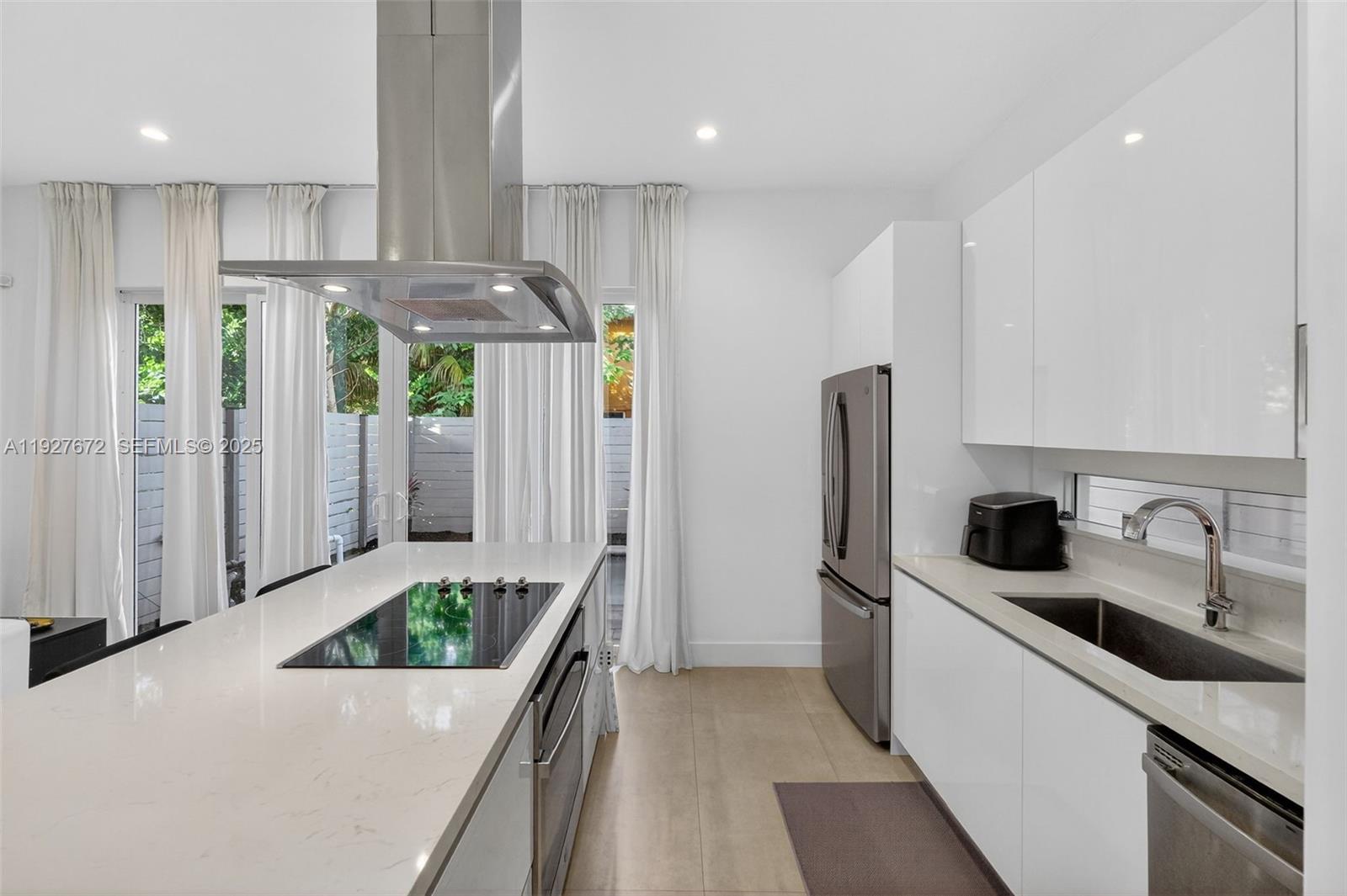 3525 Day Ave Coconut Grove, FL 33133