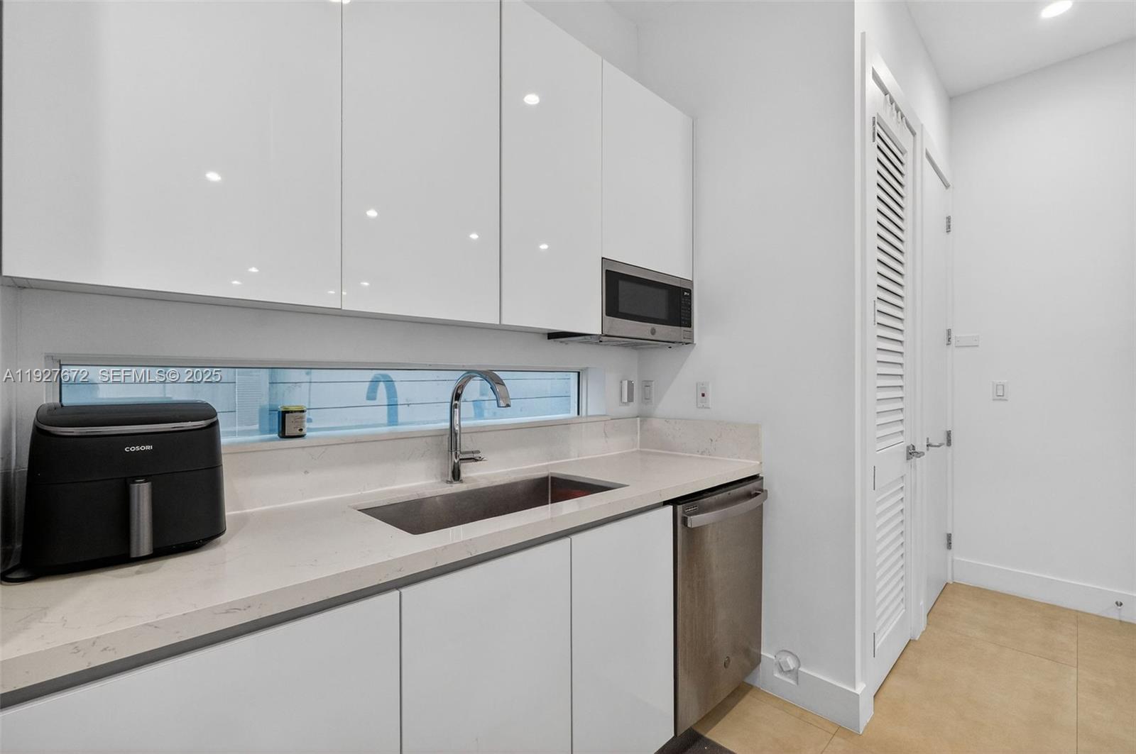 3525 Day Ave Coconut Grove, FL 33133