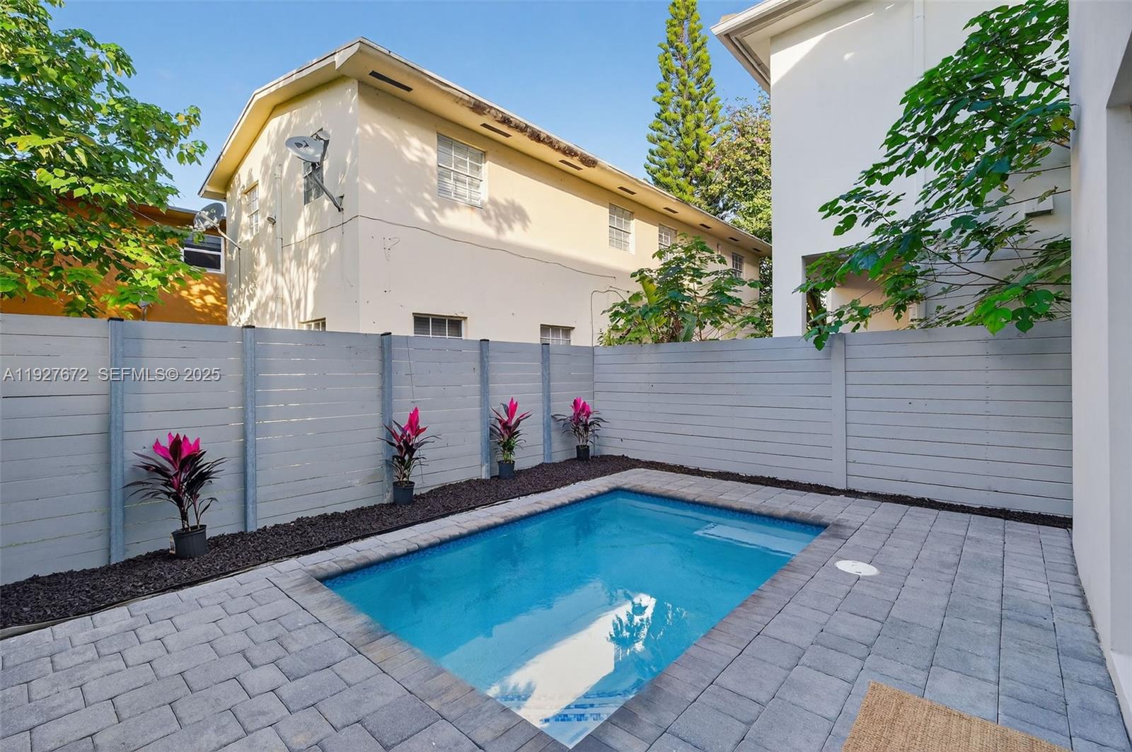 3525 Day Ave Coconut Grove, FL 33133