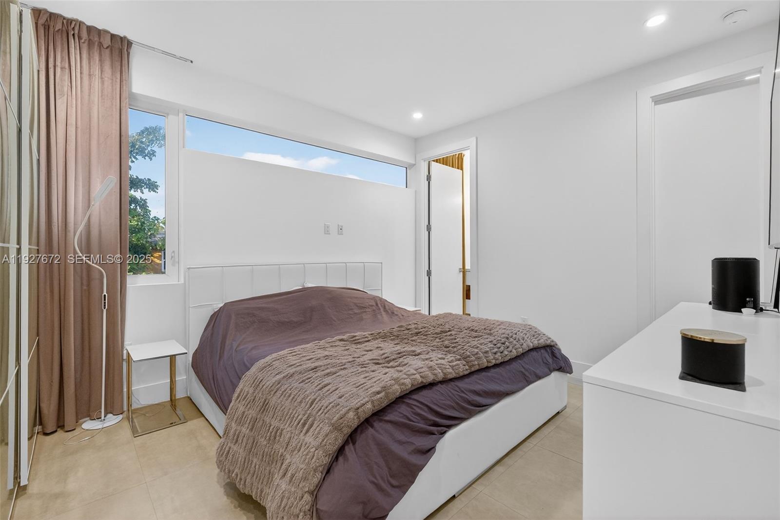 3525 Day Ave Coconut Grove, FL 33133