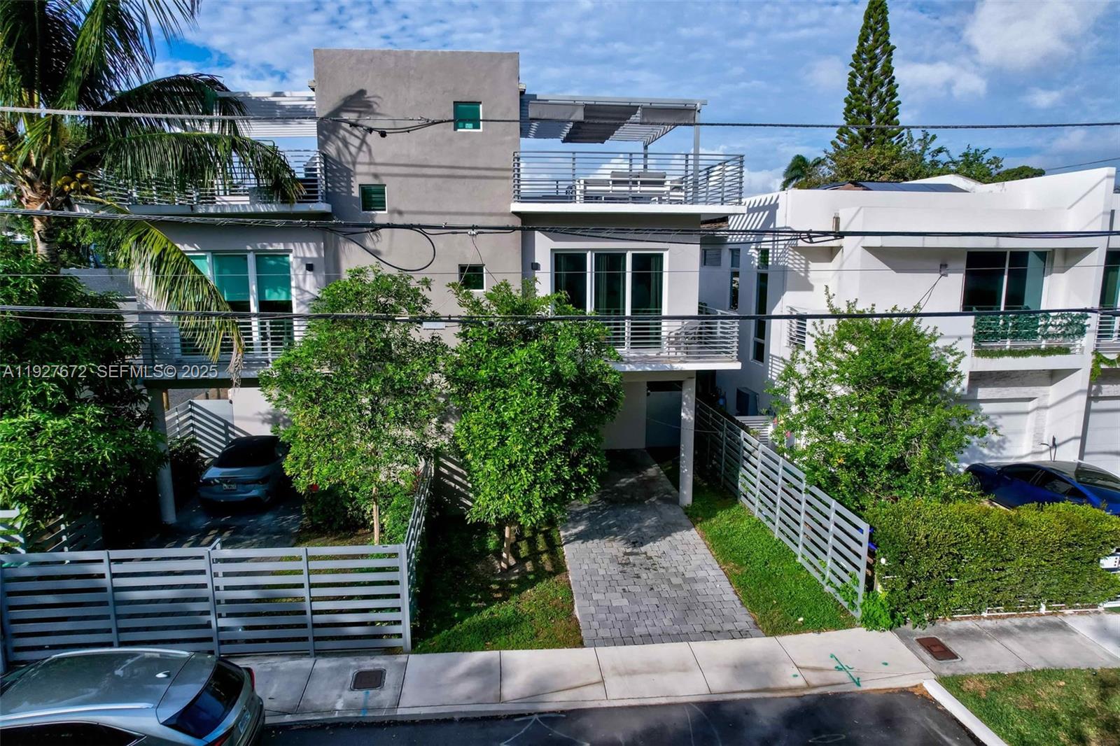 3525 Day Ave Coconut Grove, FL 33133