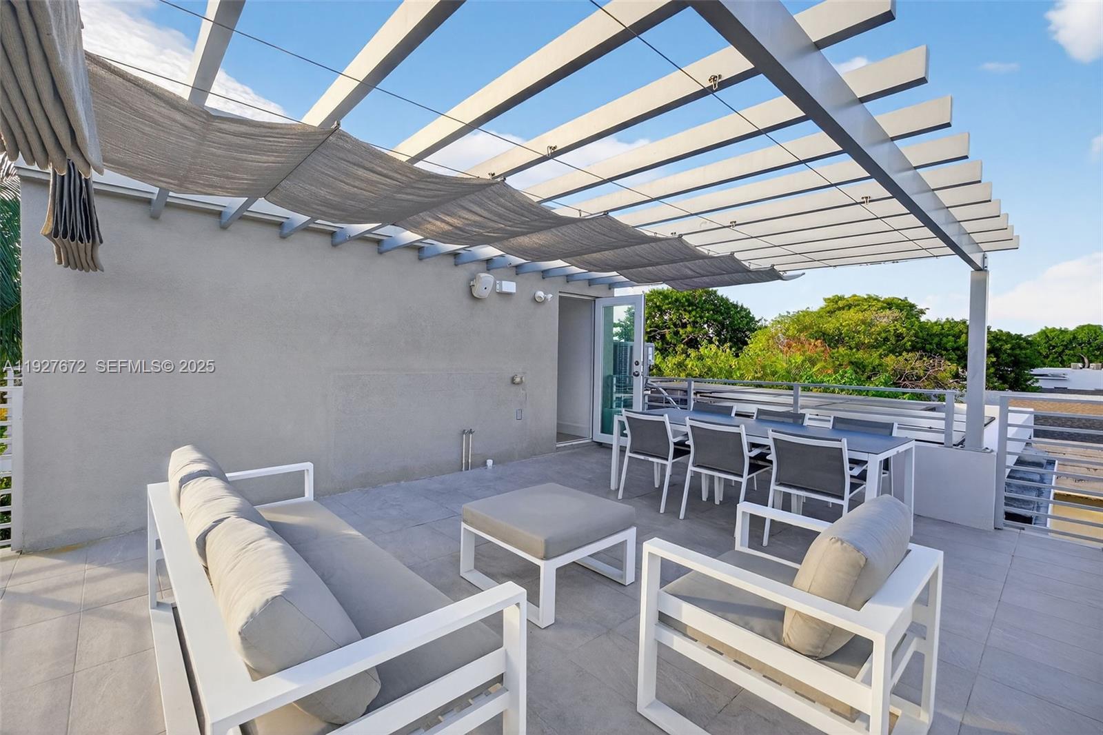 3525 Day Ave Coconut Grove, FL 33133