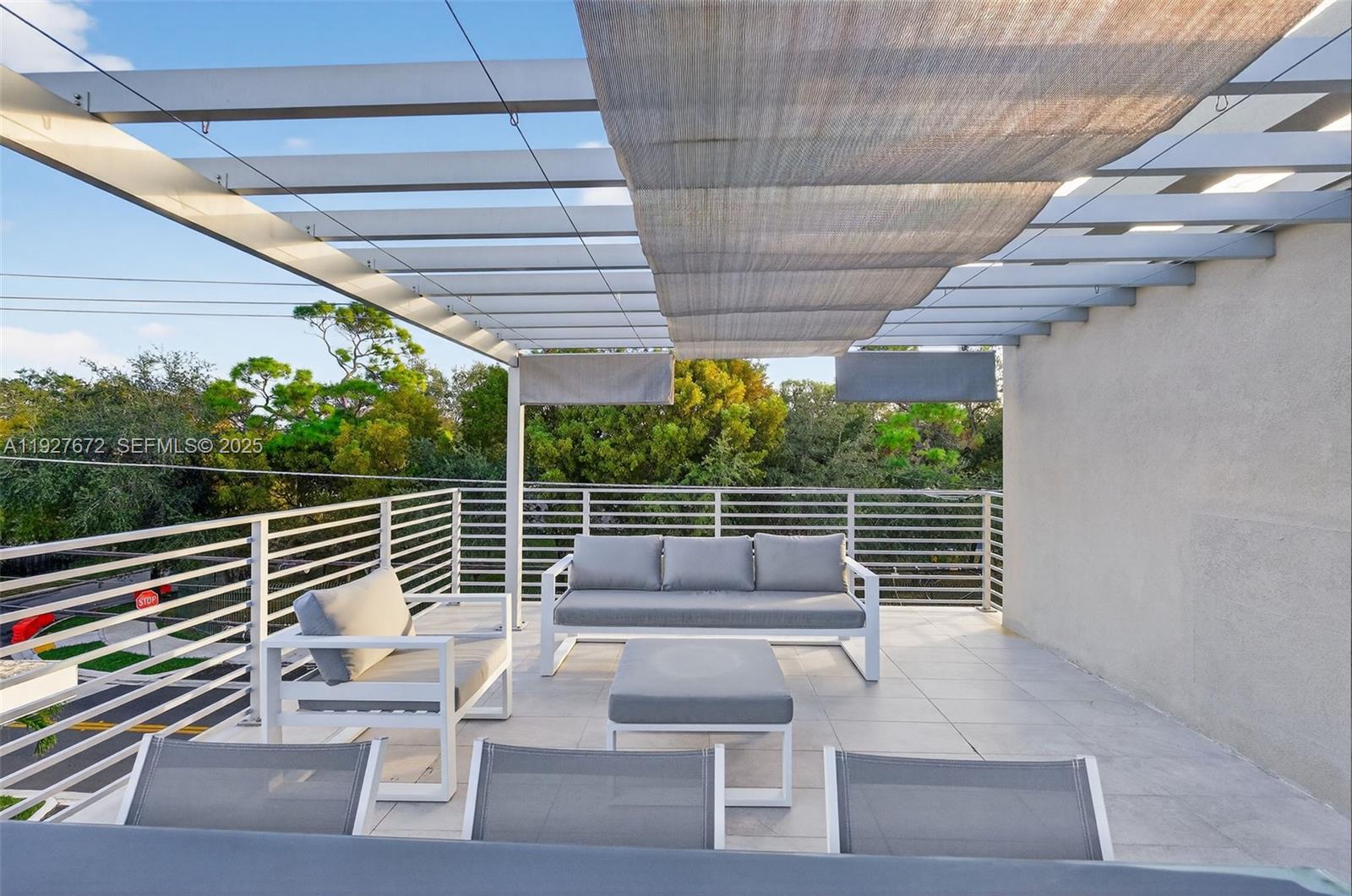 3525 Day Ave Coconut Grove, FL 33133