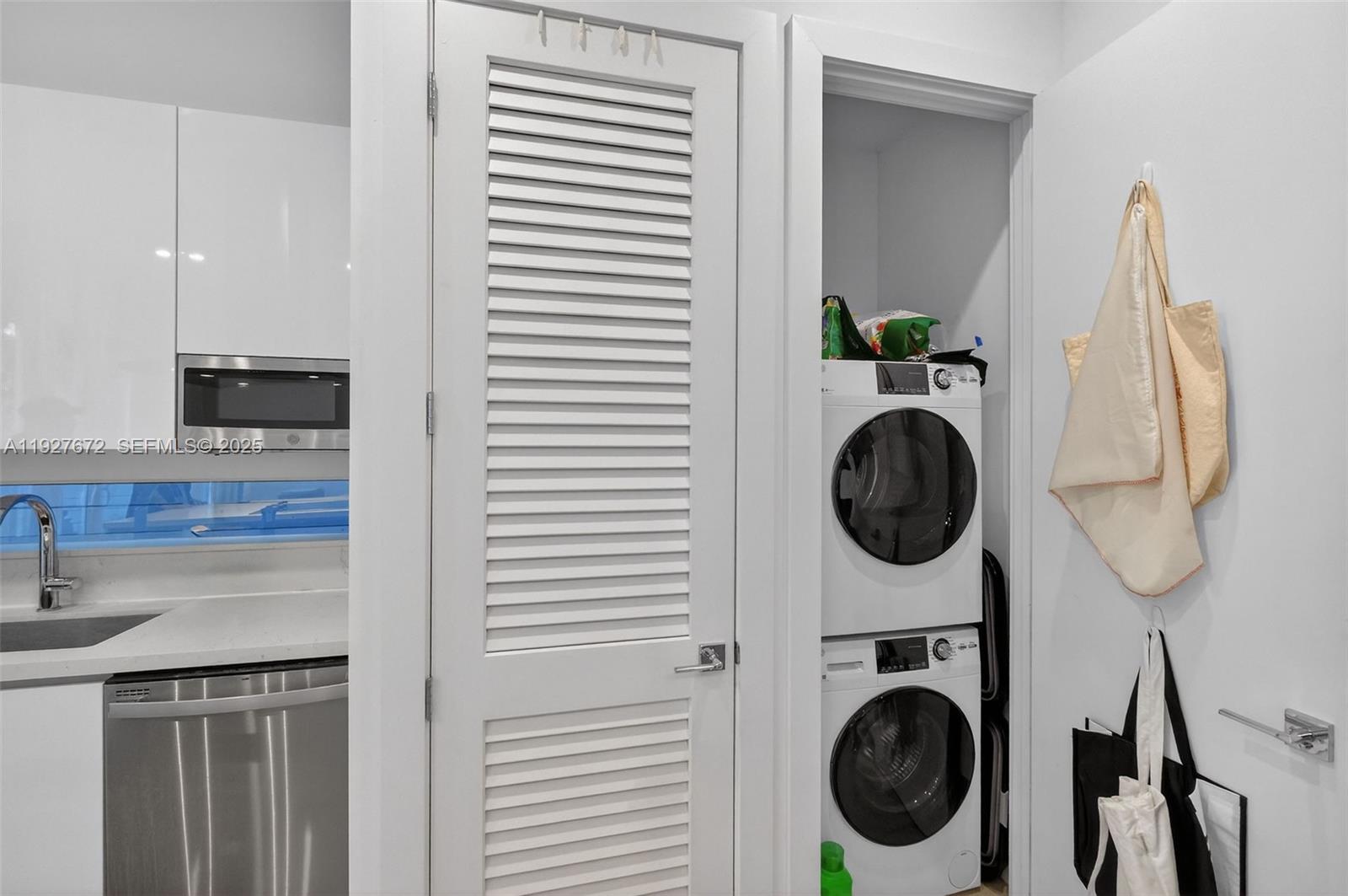 3525 Day Ave Coconut Grove, FL 33133