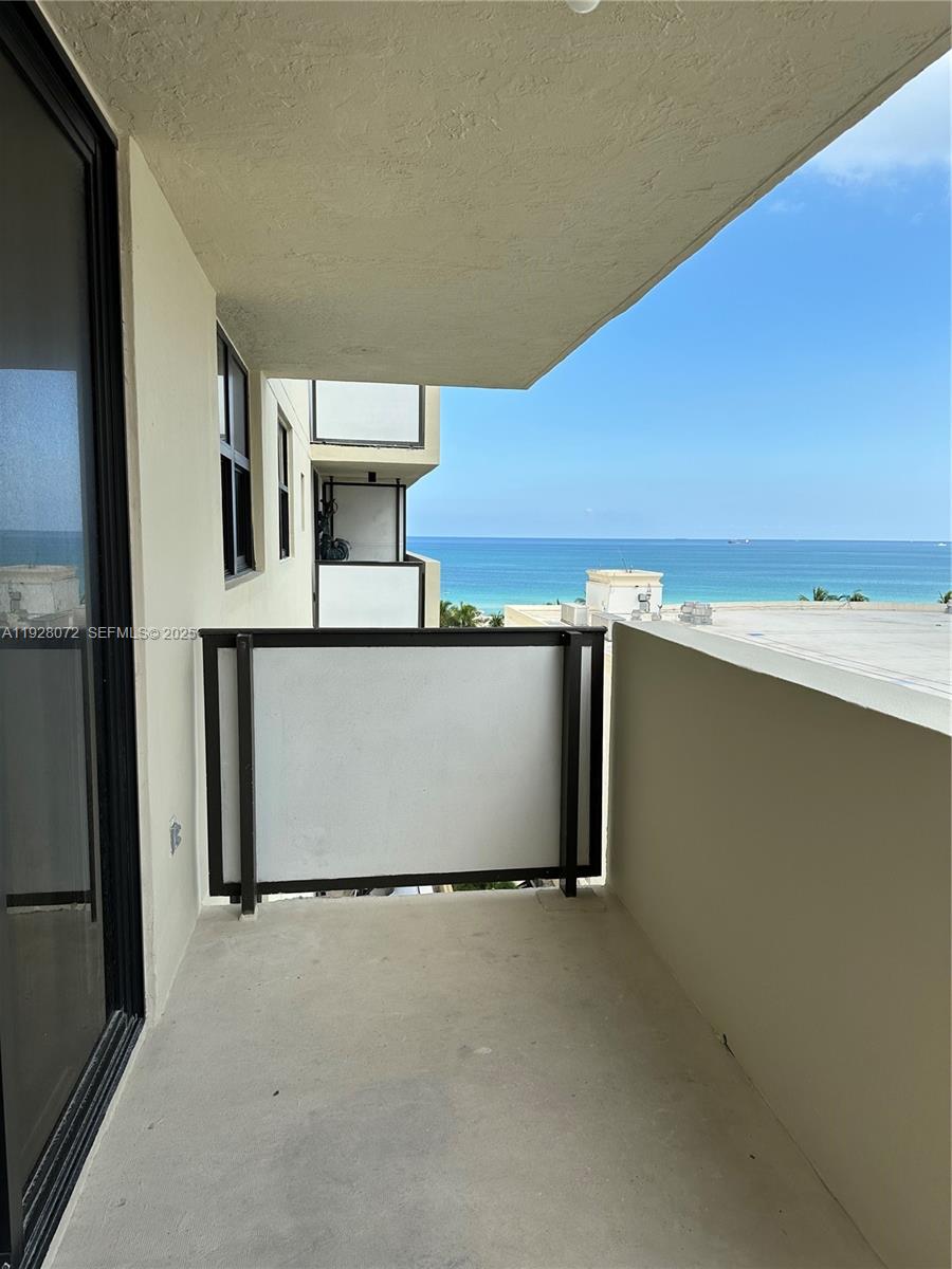 1621 Collins #406 Miami Beach, FL 33139
