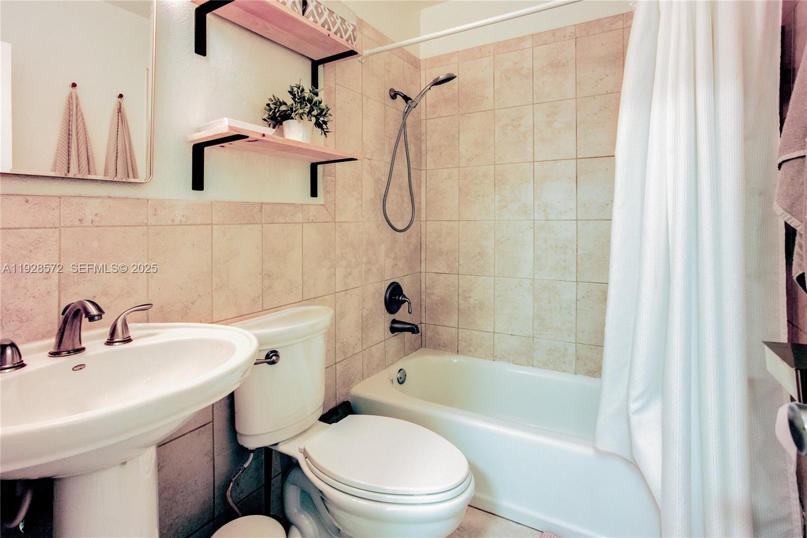 931 SW 29th St Fort Lauderdale, FL 33315