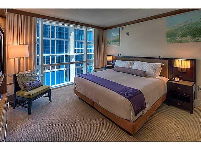 image The Carillon Center Tower10