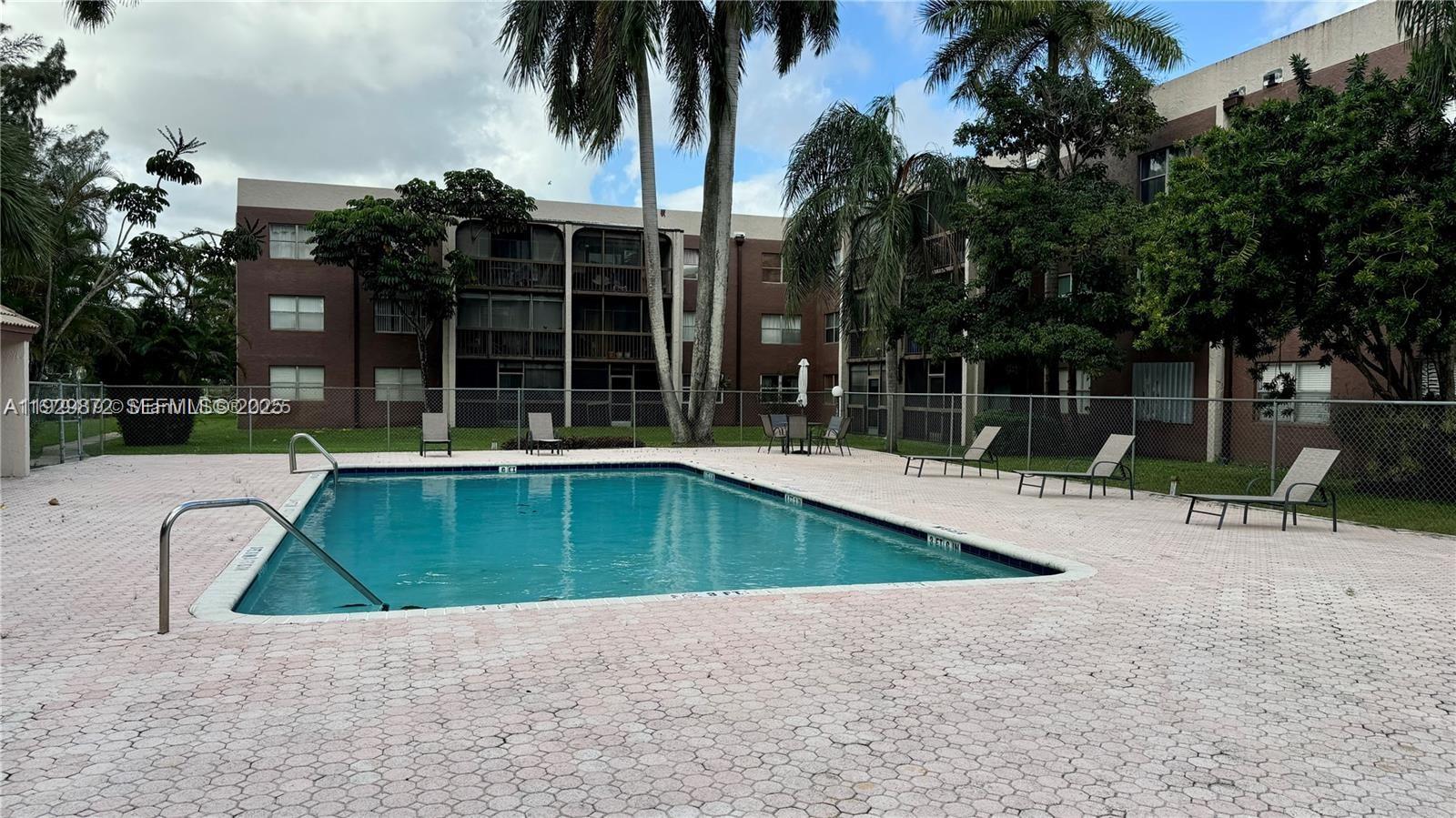 7060 Nova Dr #306C Davie, FL 33317