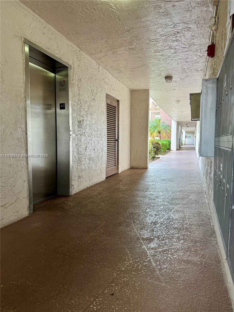 7060 Nova Dr #306C Davie, FL 33317