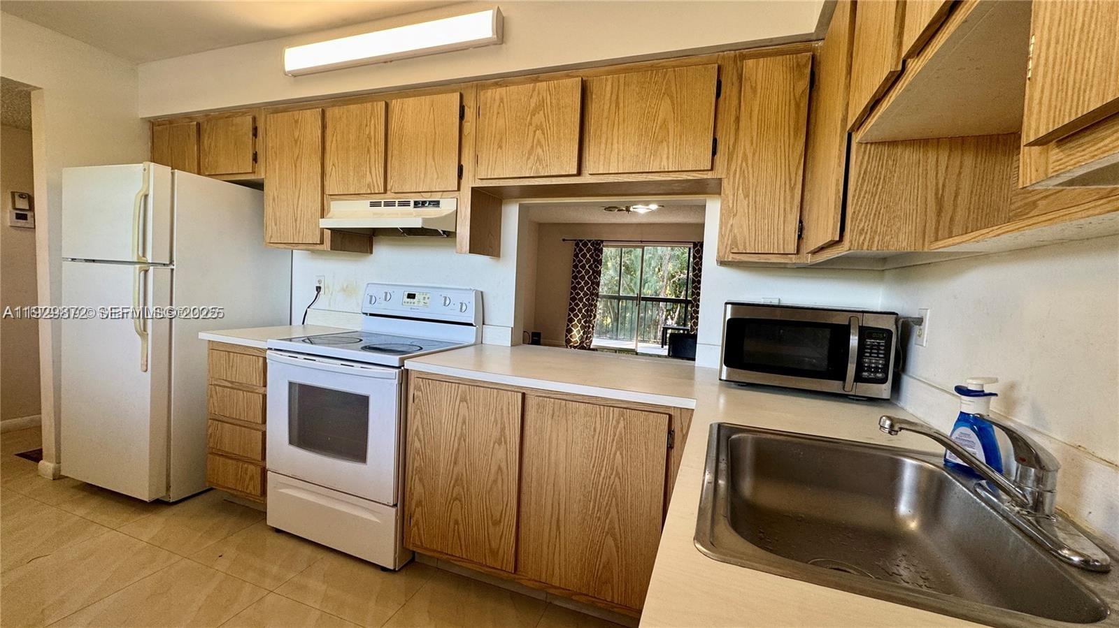 7060 Nova Dr #306C Davie, FL 33317