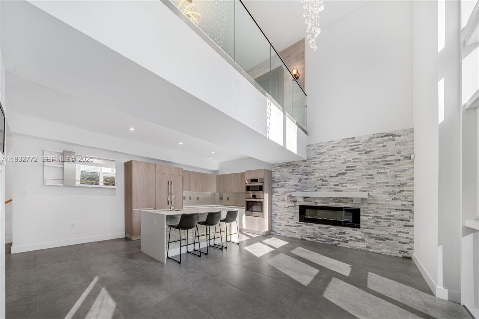 455 NE 39th St #202 Miami, FL 33137