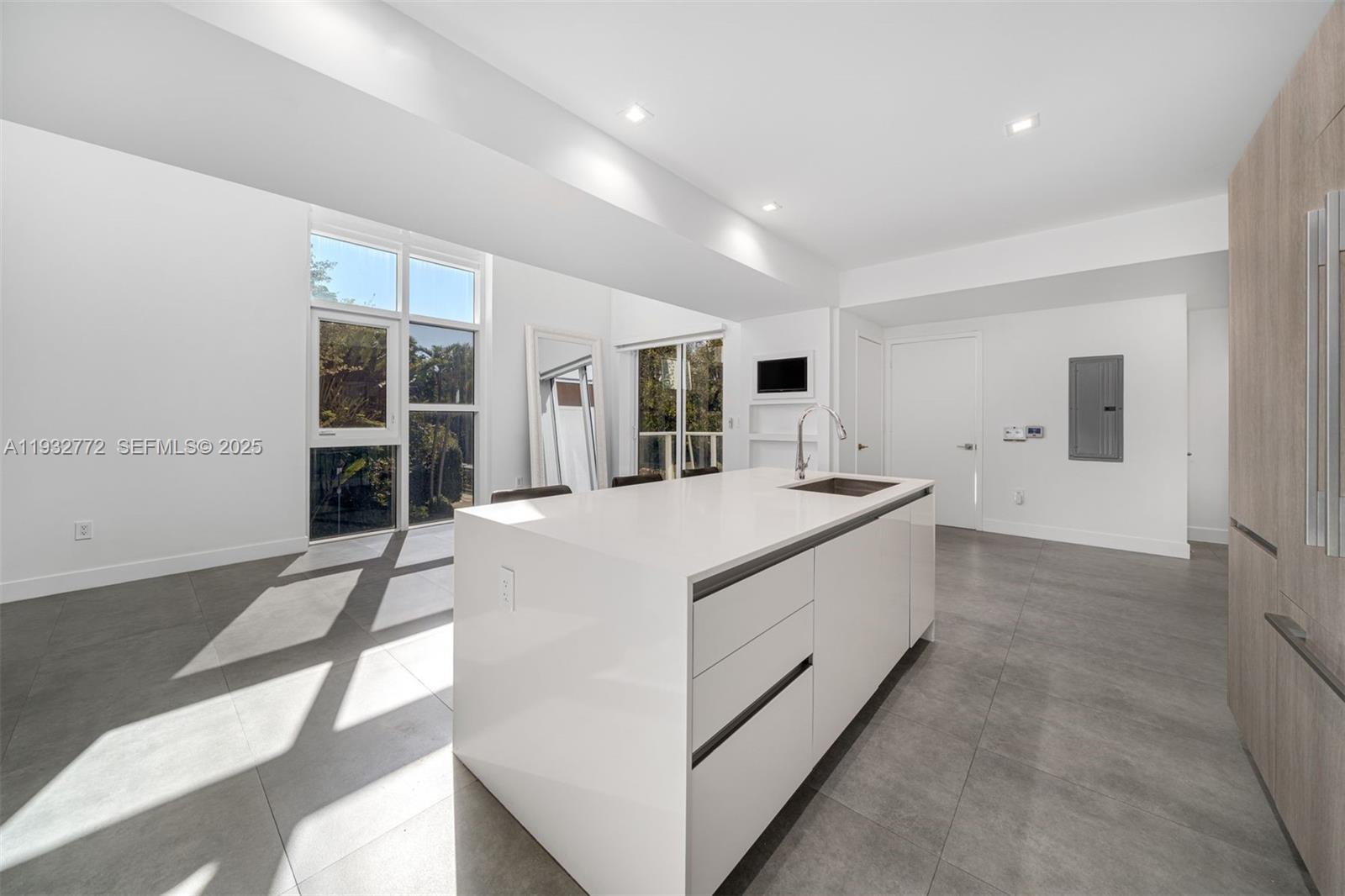 455 NE 39th St #202 Miami, FL 33137