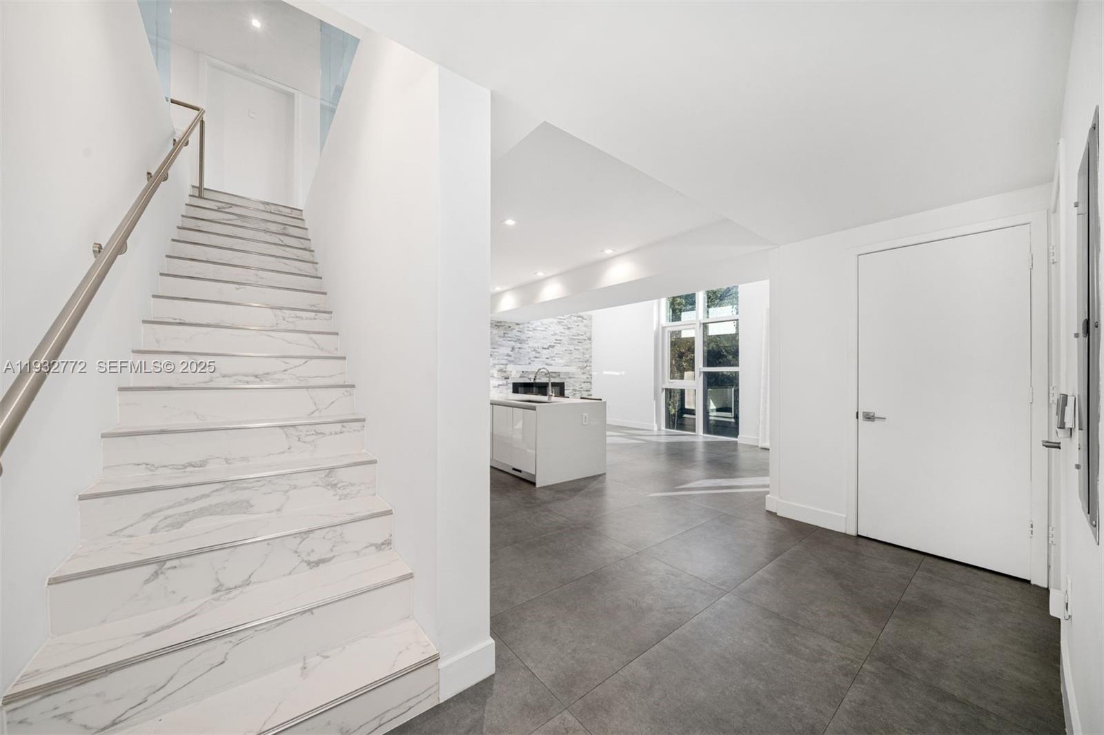 455 NE 39th St #202 Miami, FL 33137