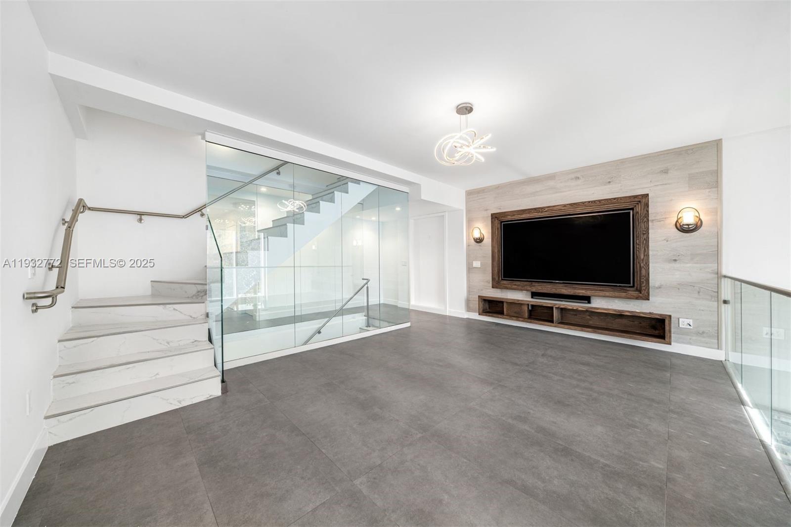 455 NE 39th St #202 Miami, FL 33137