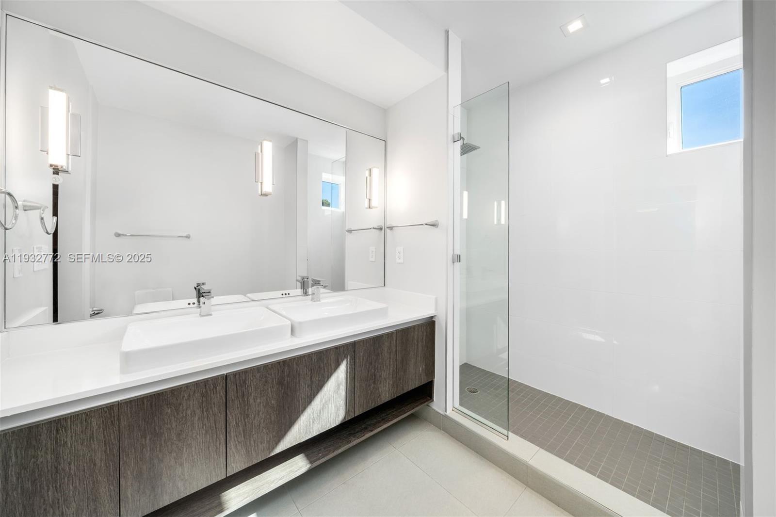 455 NE 39th St #202 Miami, FL 33137