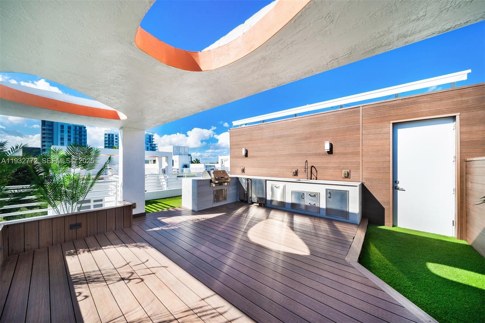 455 NE 39th St #202 Miami, FL 33137