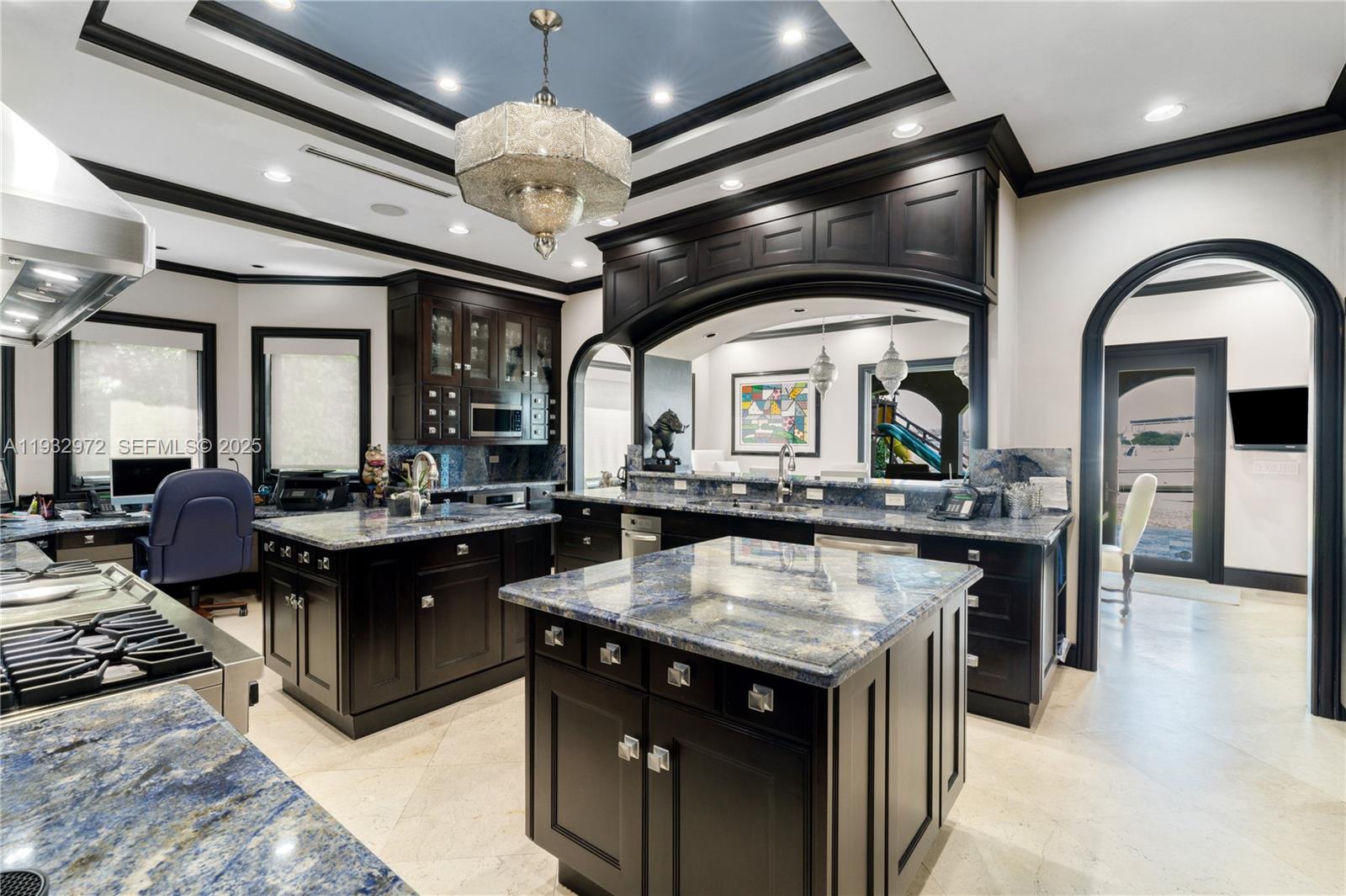 10330 W Broadview Dr Bay Harbor Islands, FL 33154