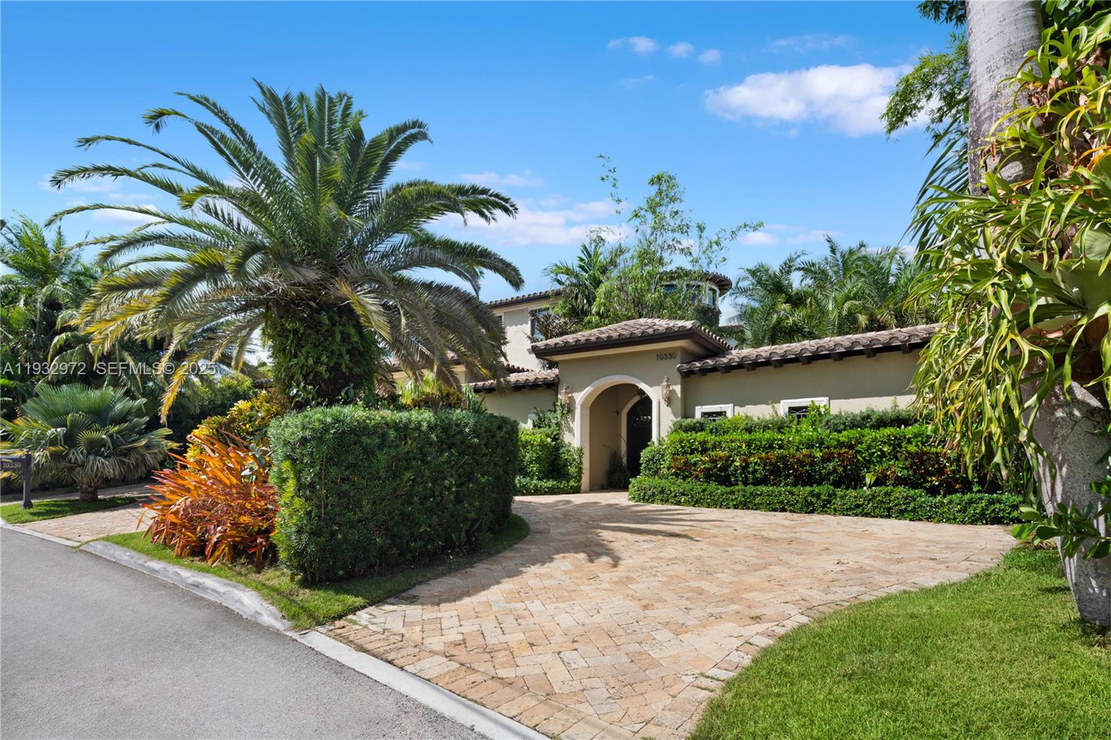 10330 W Broadview Dr Bay Harbor Islands, FL 33154