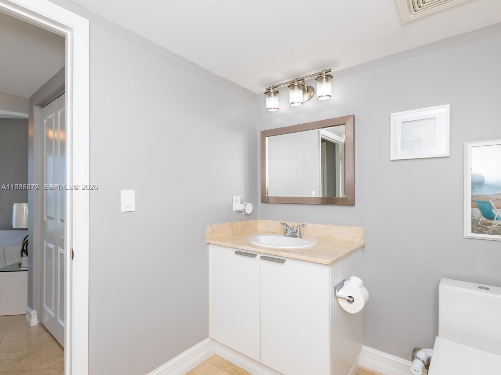 image La Perla Condominium27