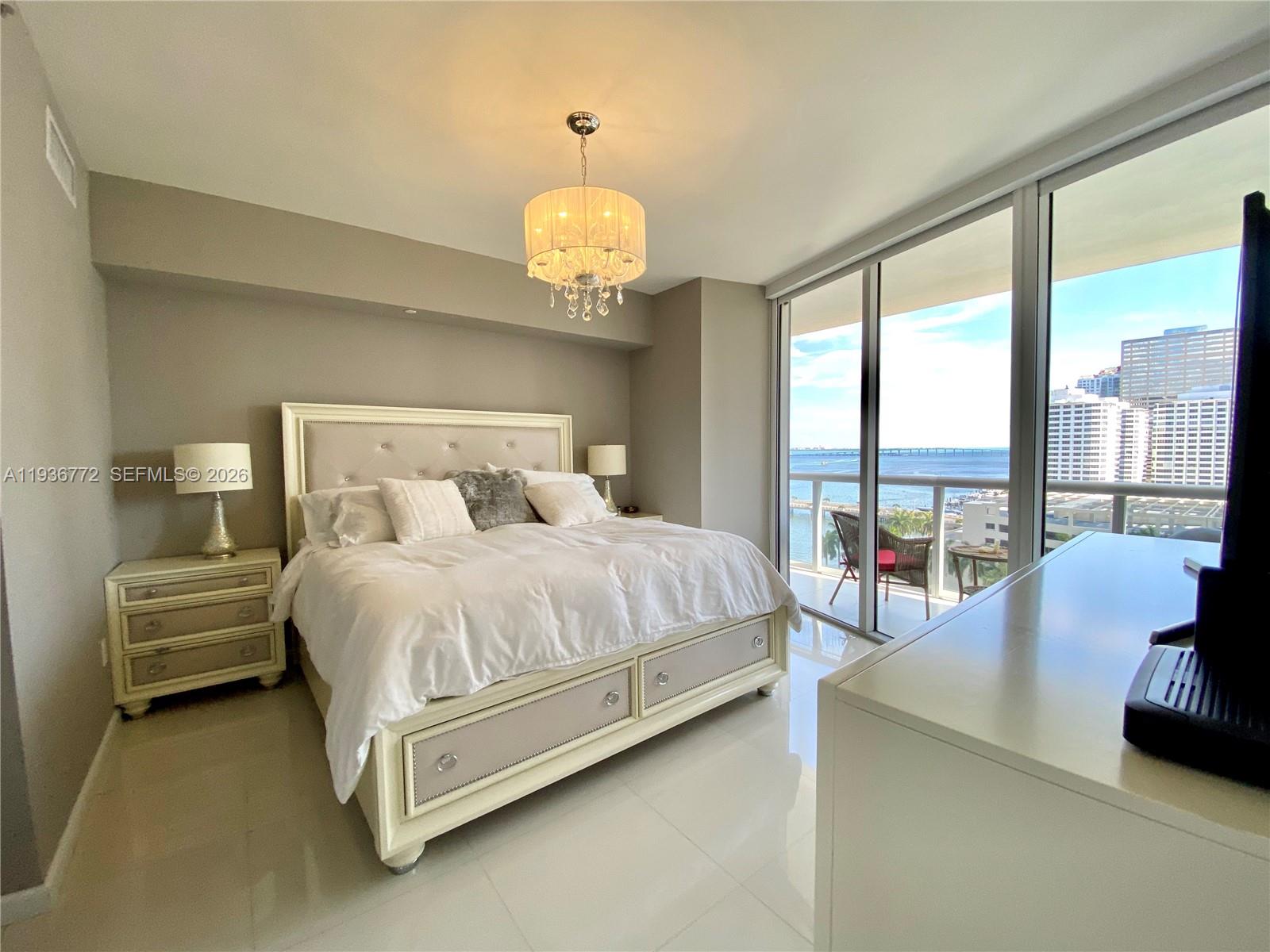 image Icon Brickell II16