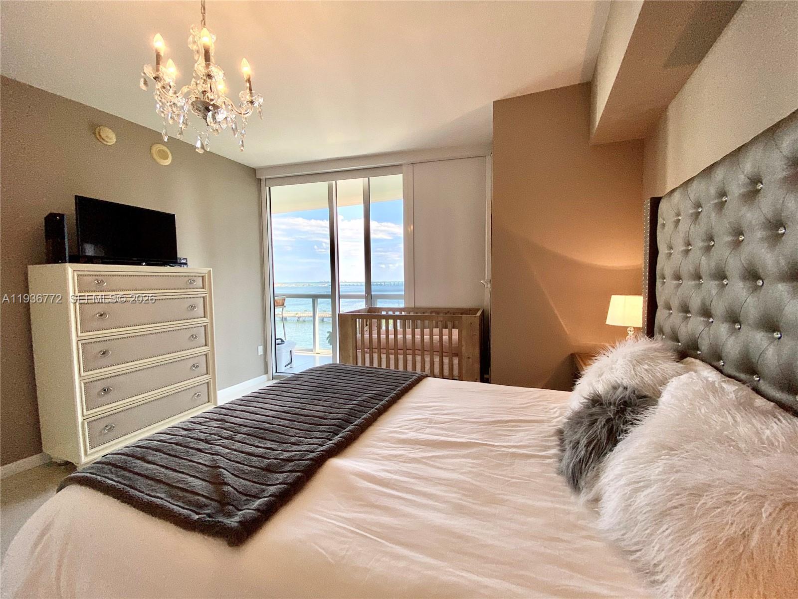 image Icon Brickell II24