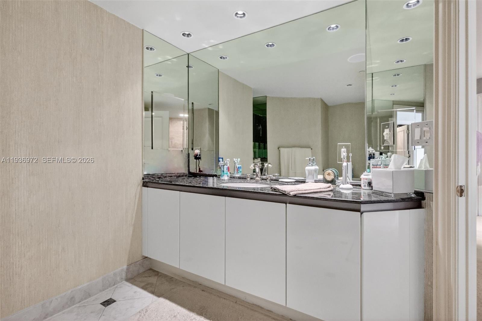 2600 Island Blvd #3006 Aventura, FL 33160