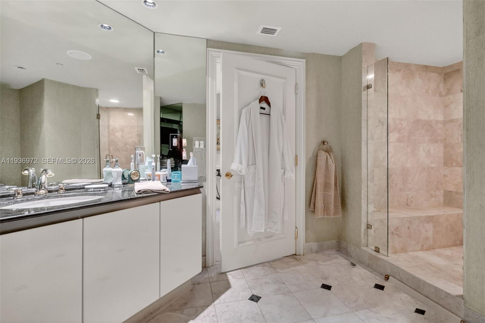 2600 Island Blvd #3006 Aventura, FL 33160