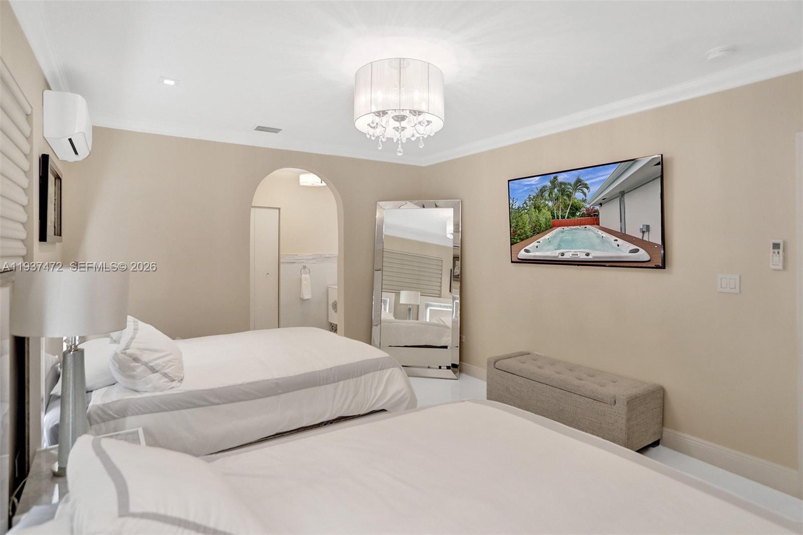 8843 Hawthorne Ave Surfside, FL 33154