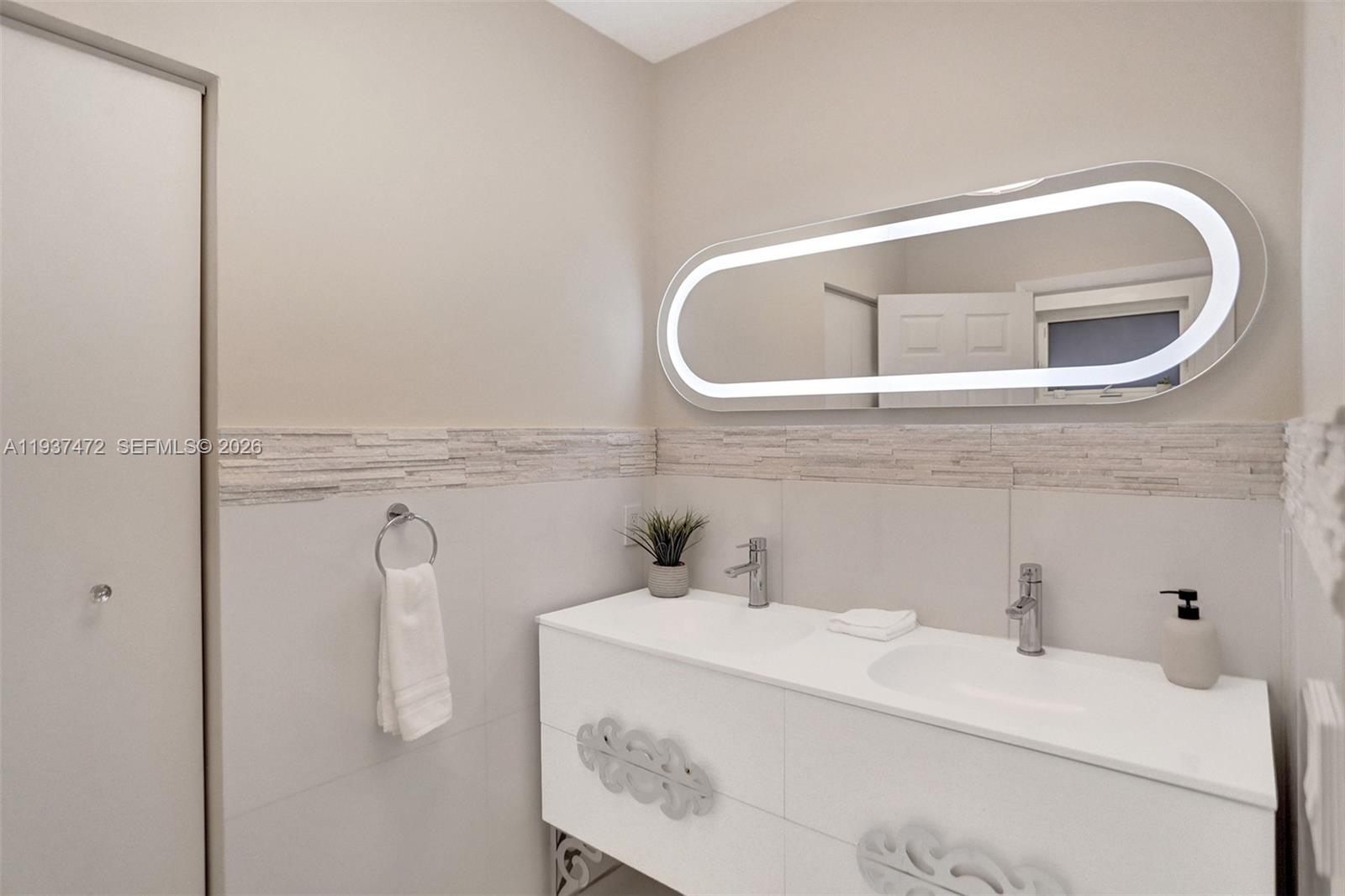 8843 Hawthorne Ave Surfside, FL 33154