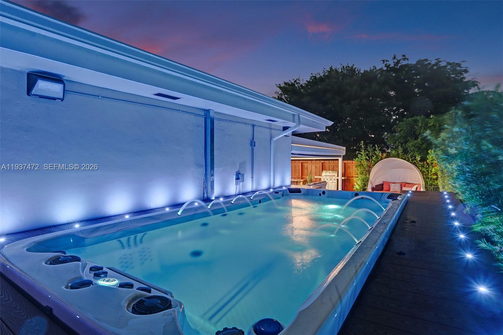 8843 Hawthorne Ave Surfside, FL 33154